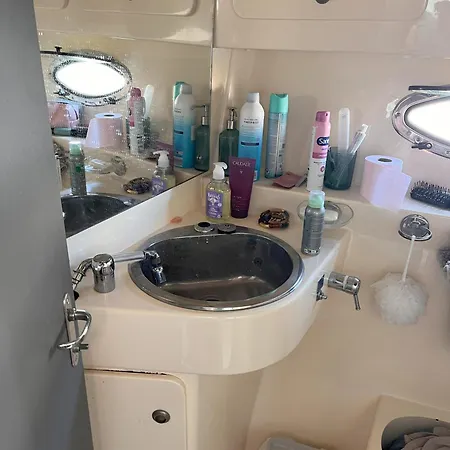 Ipanema - Joli Bateau A Quai 보트호텔