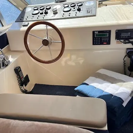 Botel Ipanema - Joli Bateau A Quai *