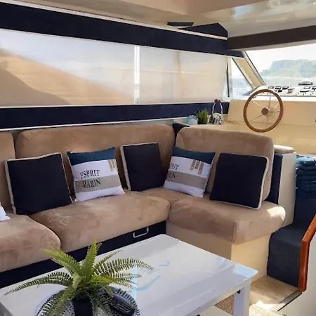 Ipanema - Joli Bateau A Quai Botel *