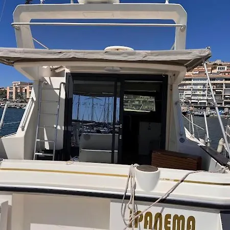 Ipanema - Joli Bateau A Quai Sète