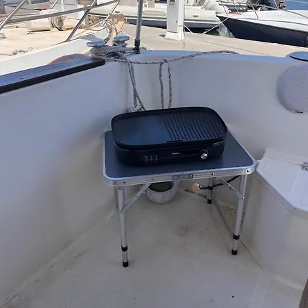 Ipanema - Joli Bateau à Quai