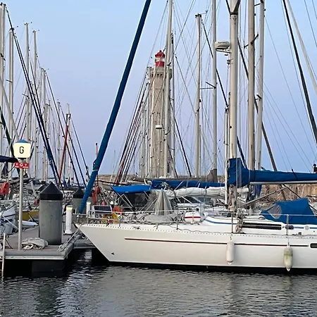 Ipanema - Joli Bateau A Quai