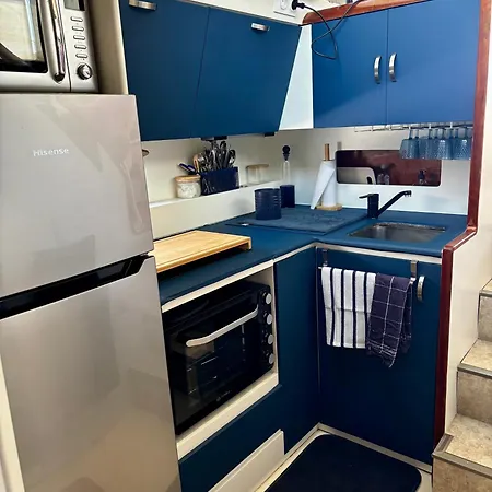 Botel Ipanema - Joli Bateau A Quai