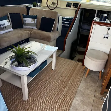 Ipanema - Joli Bateau A Quai * Sète