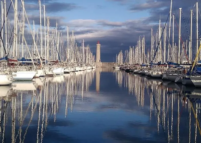 Ipanema - Joli Bateau A Quai Sète